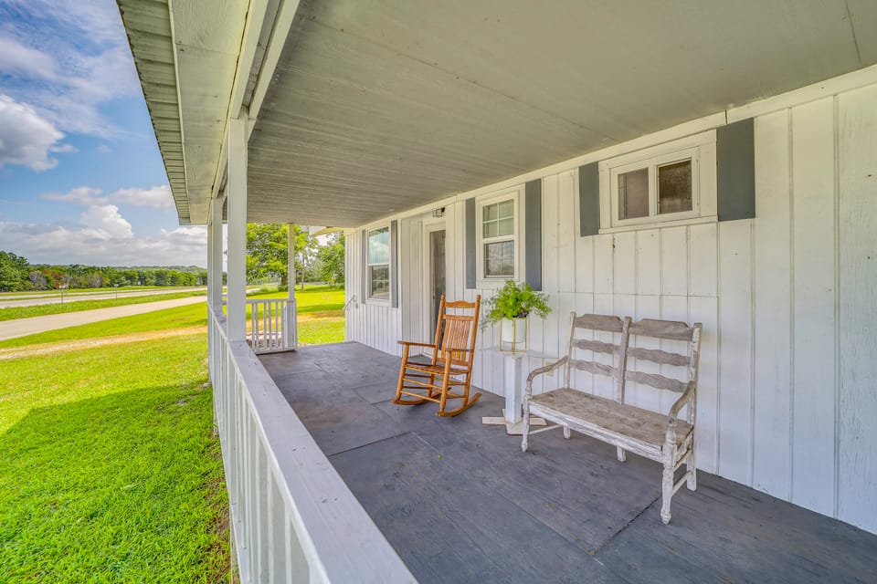 Recently Remodeled Route 66 Retreat! Claremore Gem House in Oklahoma