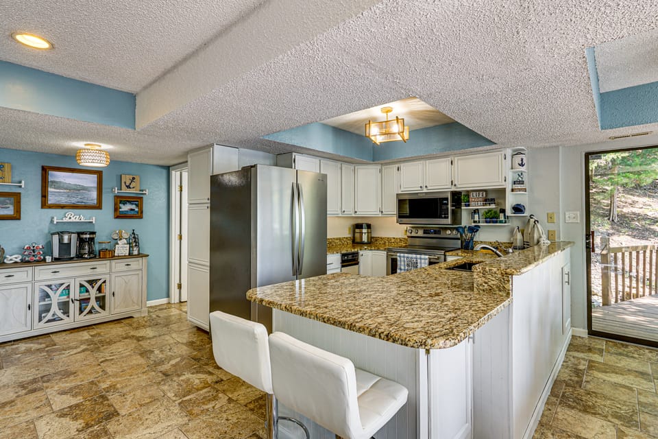 Boat Dock & Slip! Group-Ready Lake Ozark Home House in Lake of the Ozarks