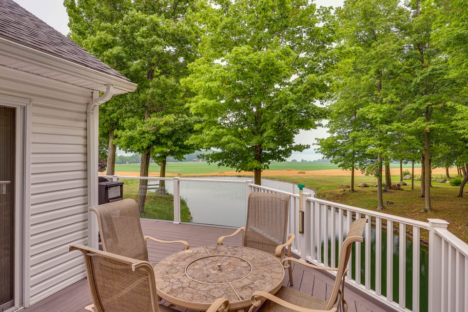 Unplug & Unwind! Romulus Family Gem w/ Swim Pond House in Varick