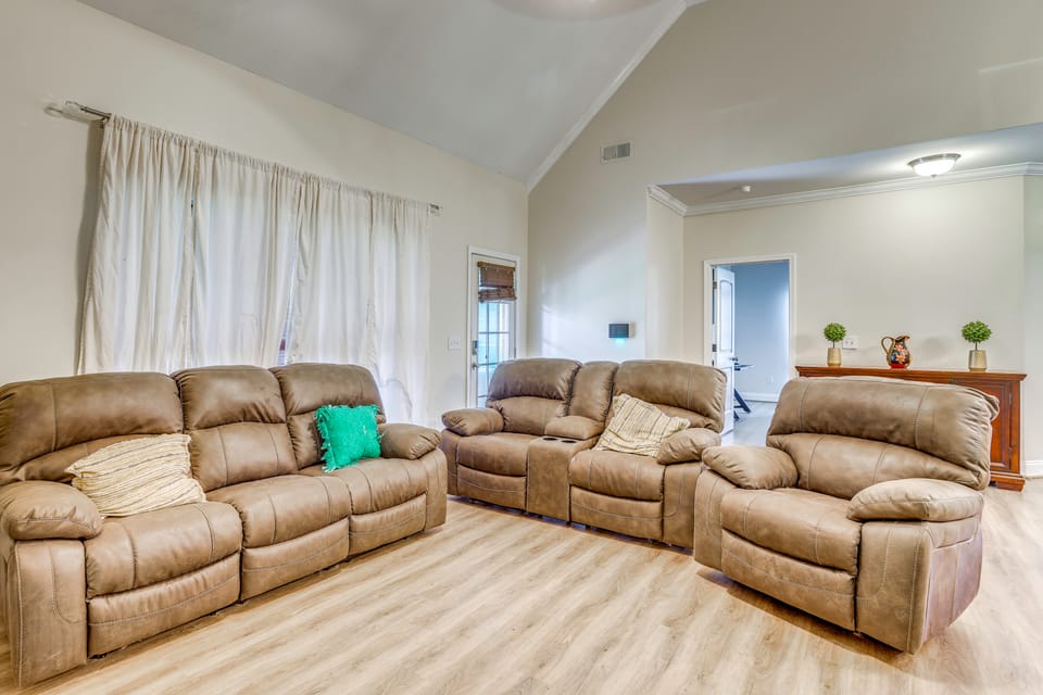 Walk to Shops & Dining! Quiet Fultondale Home House in Birmingham