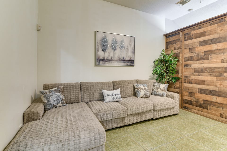 Inviting Unit, 10 Mi to Airport & Vintage Park! Apartment in Harris County
