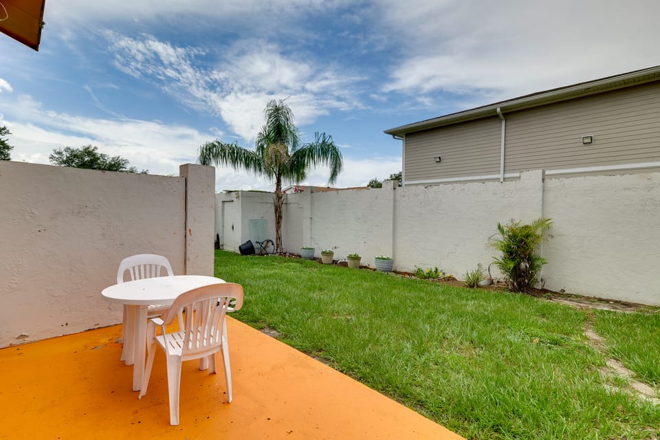 Townhome w/ Private Patio, 2 Mi to Dtwn Lakeland Apartment in Lakeland