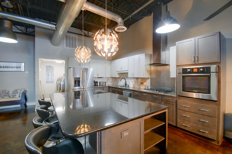 Urban Downtown Roanoke Loft w/ Private Hot Tub Apartment in Roanoke