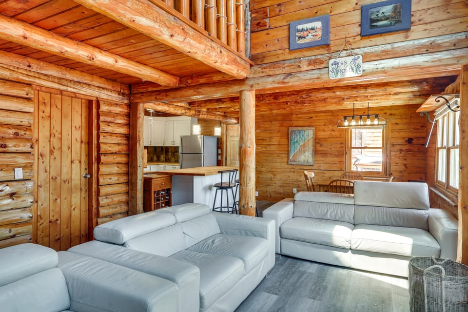 Classic New England Cabin on Belleau Lake House in Wakefield