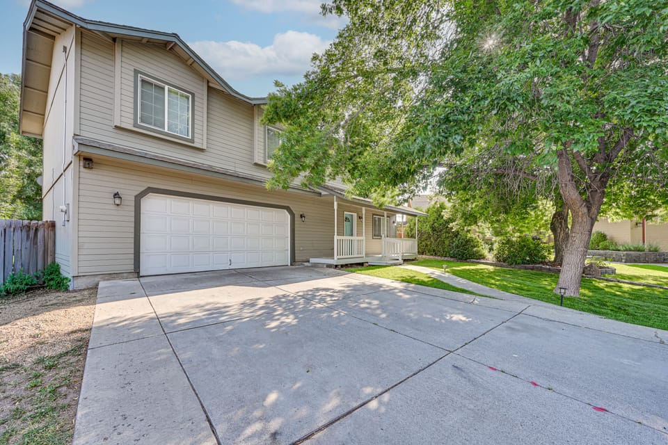 9 Mi to Smith Rock SP! Family Home w/ Fenced Yard House in Redmond