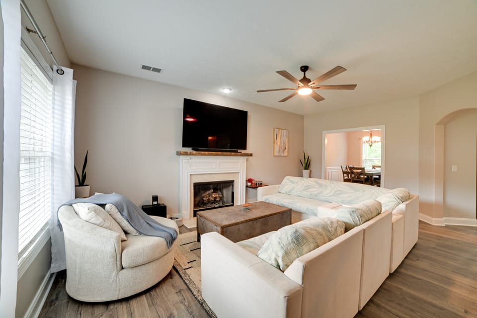 8 Mi to Fort Campbell! Family Home w/ Patio & Yard House in Clarksville