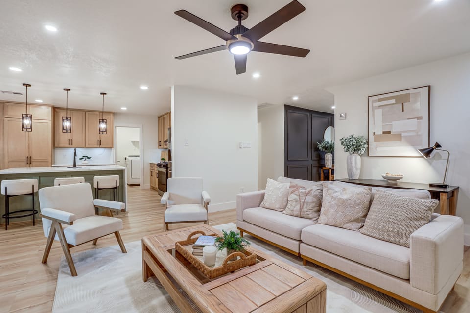 Near Splashtown & The Woodlands! Poolside Retreat House in Harris County