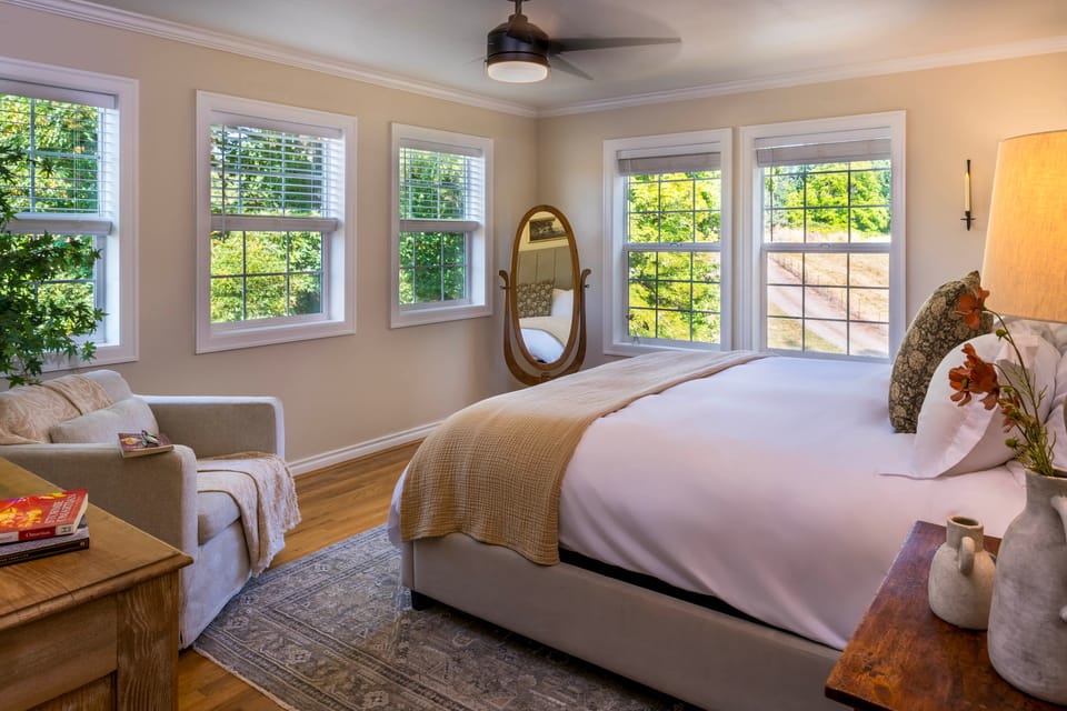 Three Springs Estate | 7BR Retreat with Pond House in Clackamas County