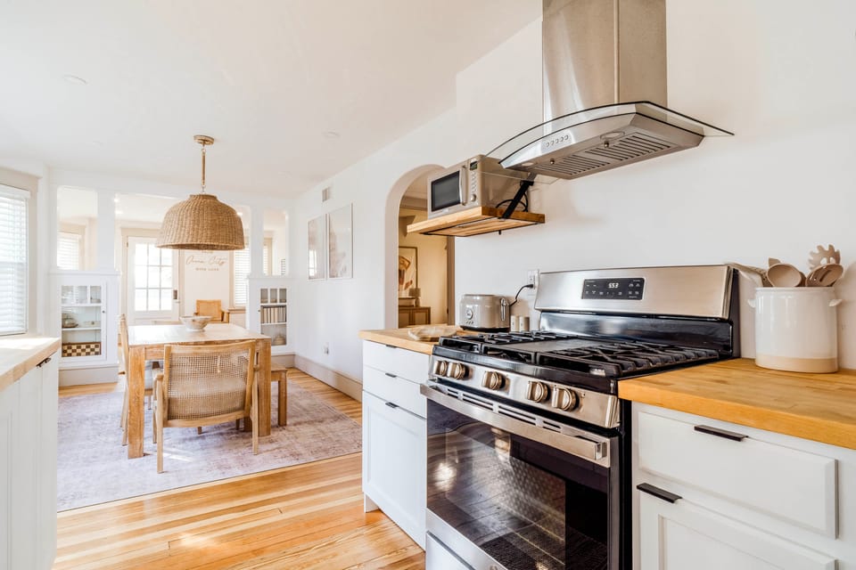Beach Days, Dtwn Nights! Walkable Ocean City Oasis Apartment in Ocean City