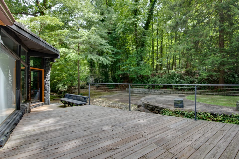 Quiet Mid-Century Modern Gem, 6 Mi to Dtwn Atlanta House in Atlanta
