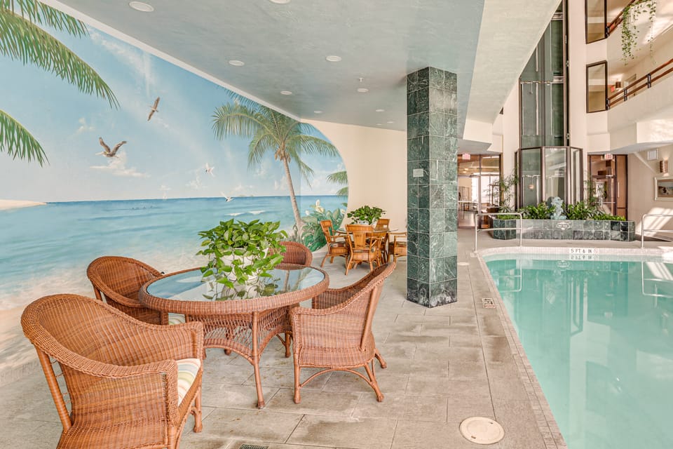 Dream Daytona Getaway: Beachfront Condo! Apartment in Daytona Beach Shores