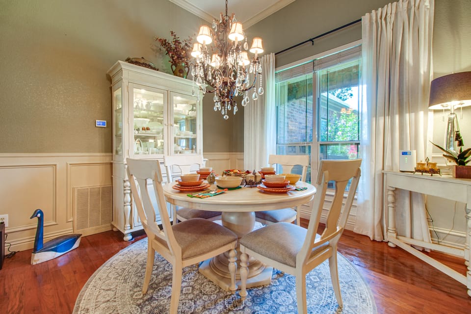 Hikes, Tee Times & Lake Days! Bella Vista Getaway House in Bella Vista