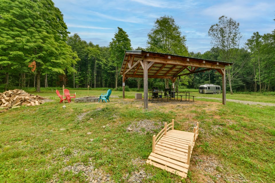 Catskills Airstream! Pavilion & Fire Pit Access House in New York