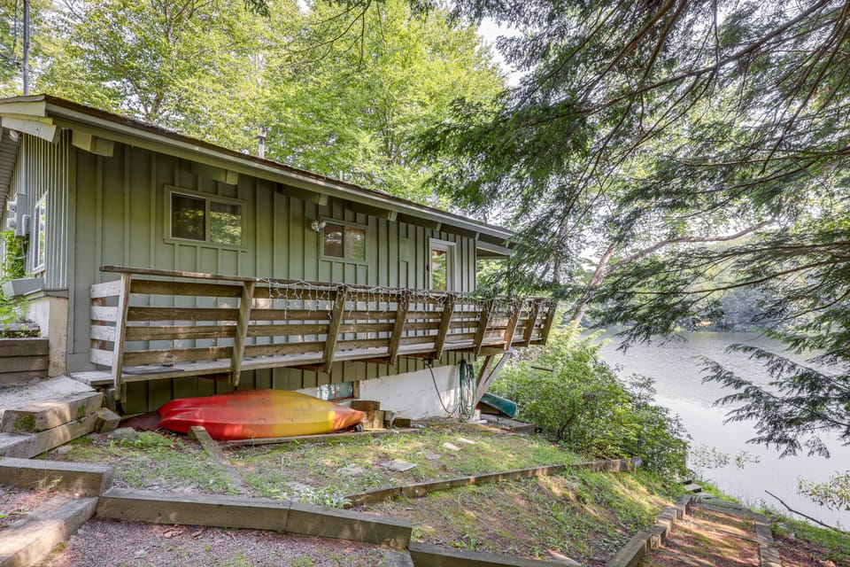 Lakefront Home w/ Decks & Views in Newbury House in Newbury