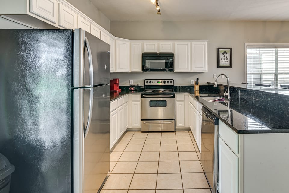 5 Mi to MSU! Spacious Townhome w/ Private Patio Apartment in Mississippi