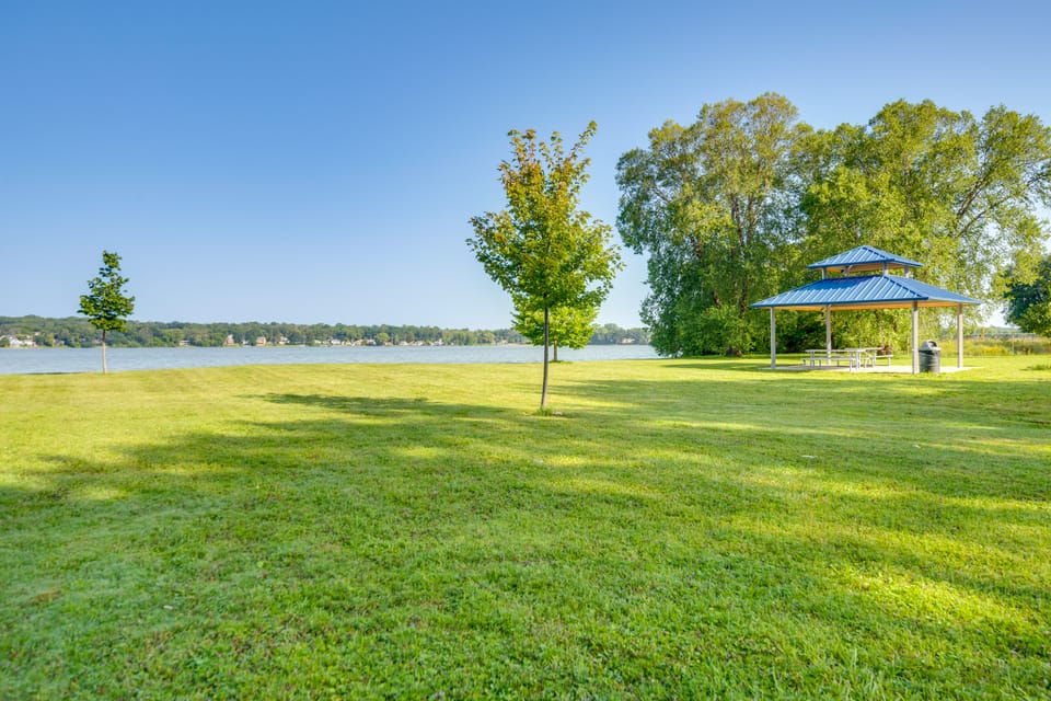 Walk to Beach! McCullom Lake Family Getaway House in Illinois