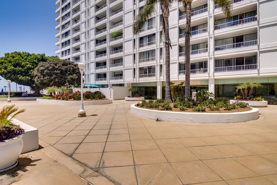 Walk to Beach & Boardwalk! Condo in Santa Monica Apartment in Santa Monica