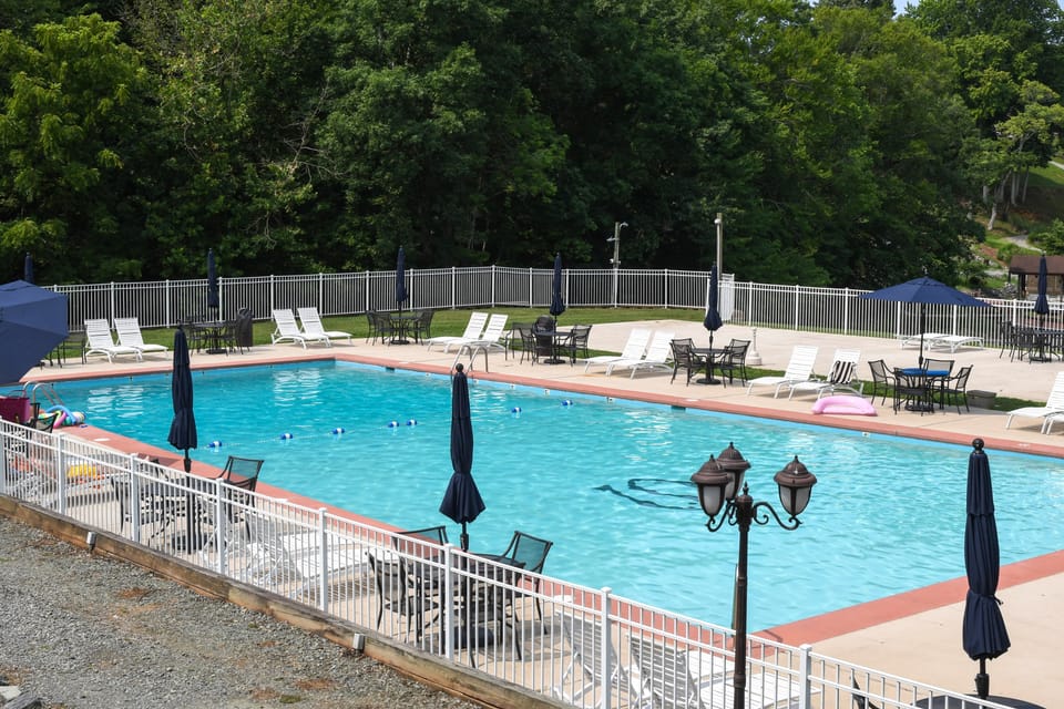 Pool, Lake & Sunsets in Front of the Condo Patio Apartment in Smith Mountain Lake