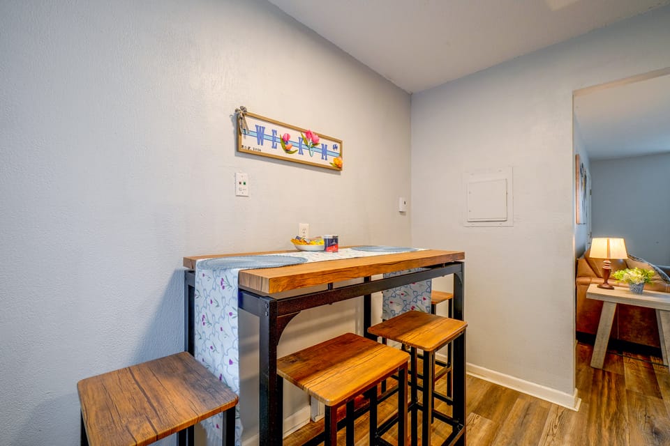 6 Mi to UT Games & Dtwn! Knoxville Launchpad Apartment in Knoxville