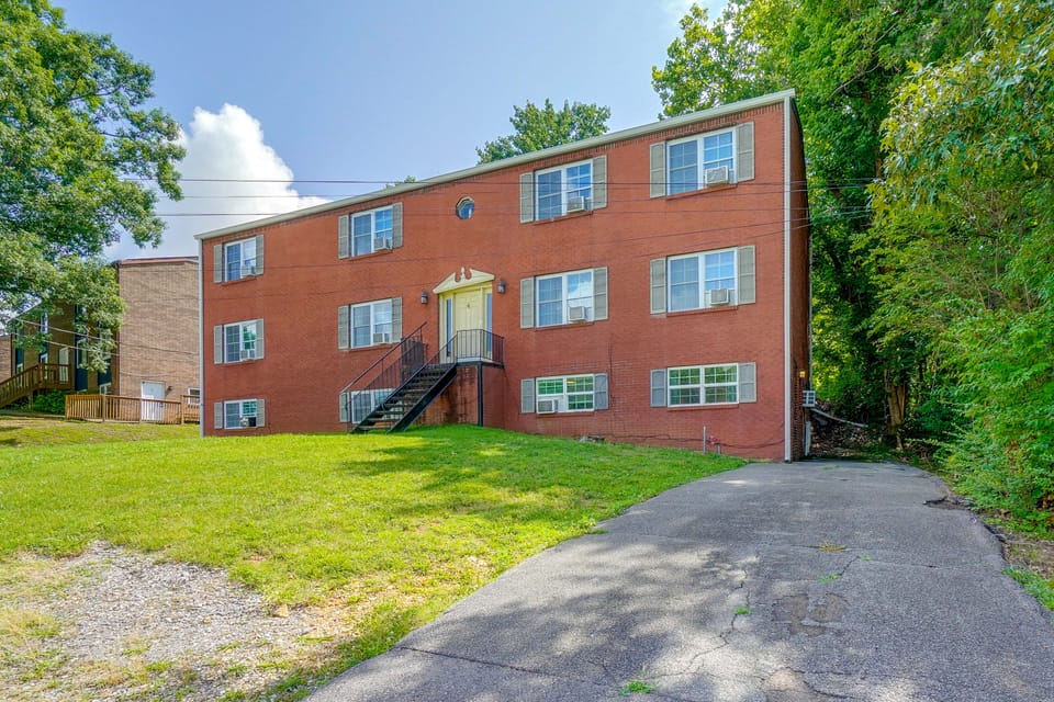 6 Mi to UT Games & Dtwn! Knoxville Launchpad Apartment in Knoxville