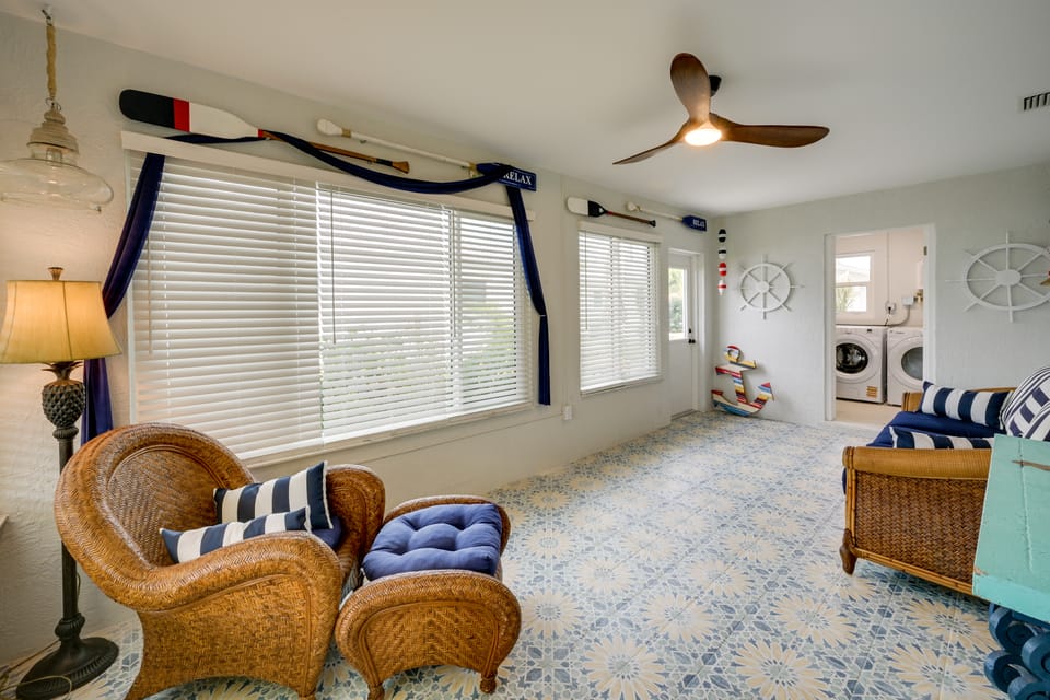 Walk to Englewood Beach! Resort-Style Villa Apartment in Manasota Key