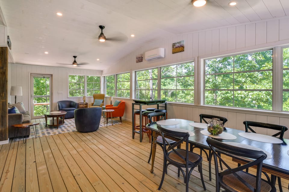 Off-Grid Glamping! Unique, Wooded Tennessee Cabin House in Tennessee