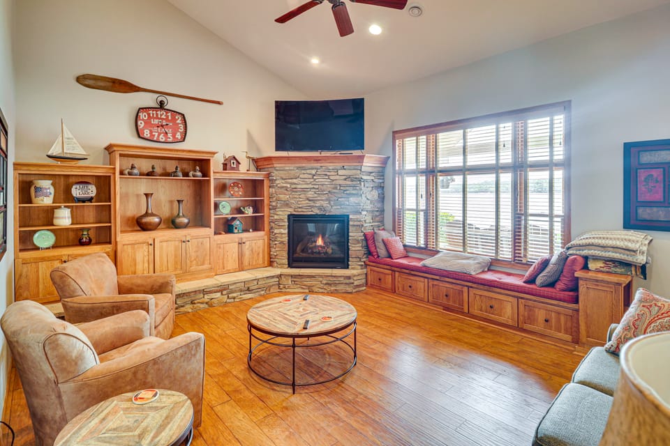 Private Dock & Hot Tub! Big Stone Lake Getaway House in Minnesota