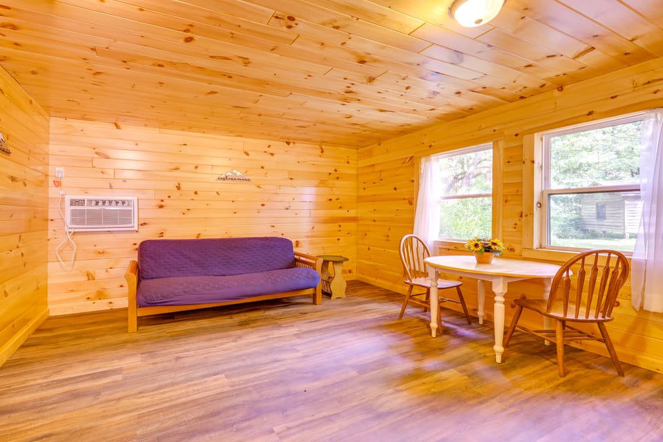 Fish, Slide & Unwind: Letchworth Valley Cabin! House in New York
