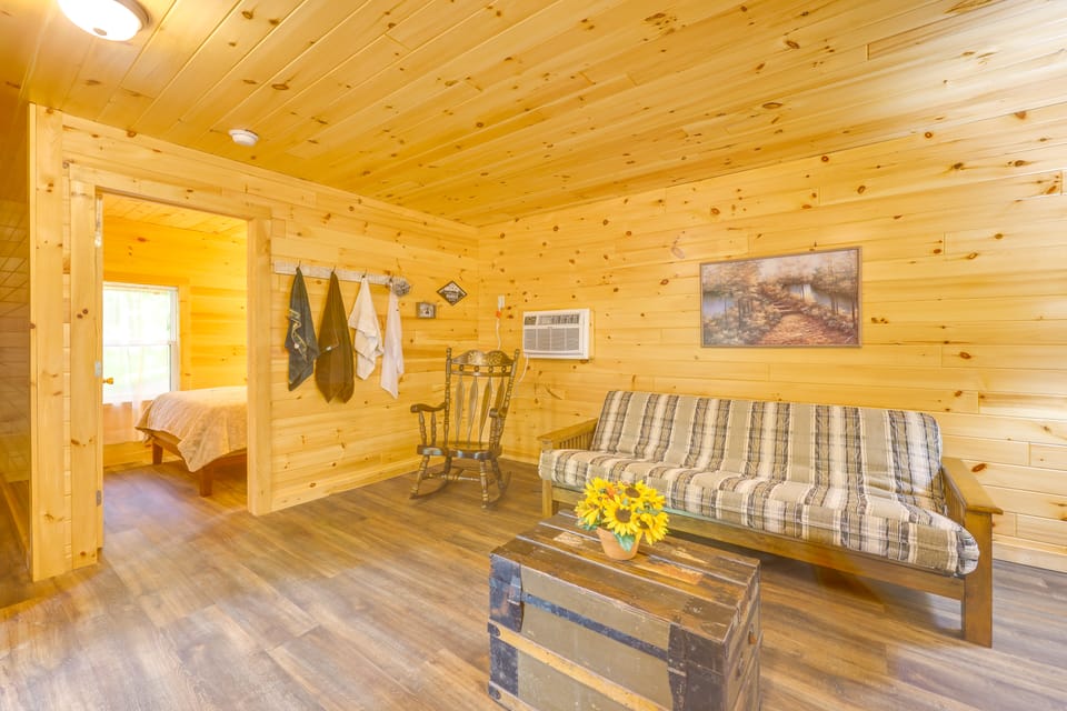 Cabin w/ Lake Access at Letchworth Valley Resort House in New York
