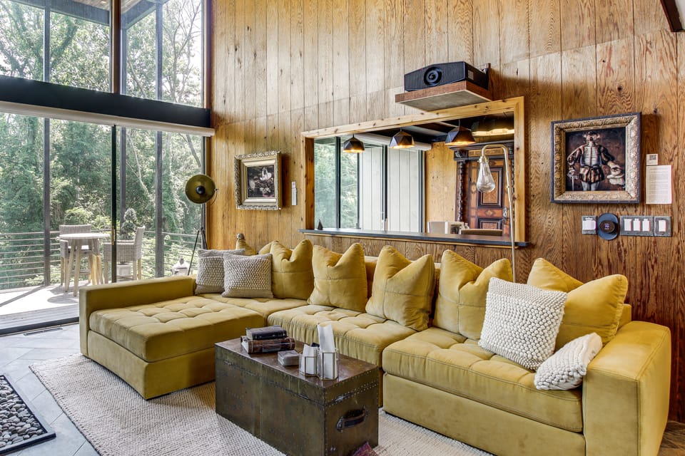 Award-Winning Mr Mid-Modern-Century House in Iowa