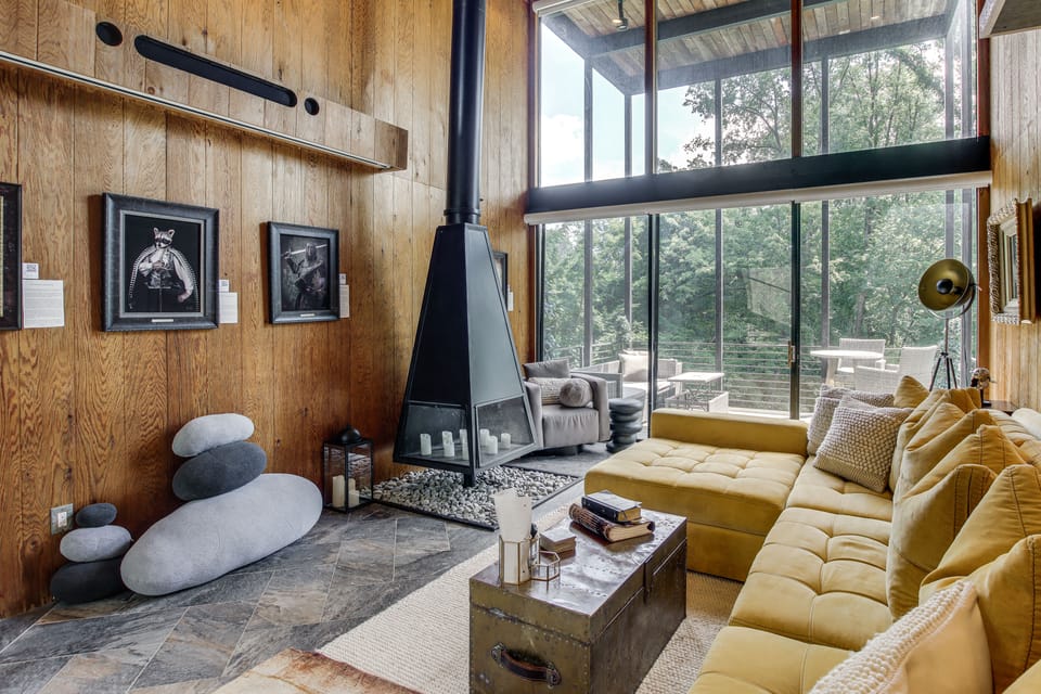 Award-Winning Mr Mid-Modern-Century House in Iowa