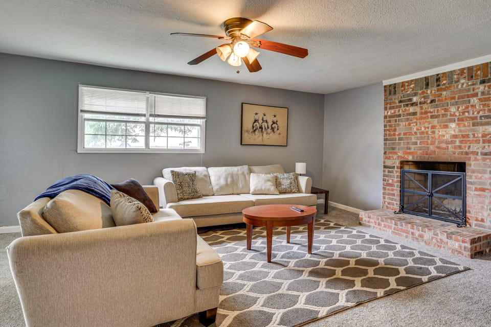 Suburban Family Home Between Dallas & Arlington House in Grand Prairie