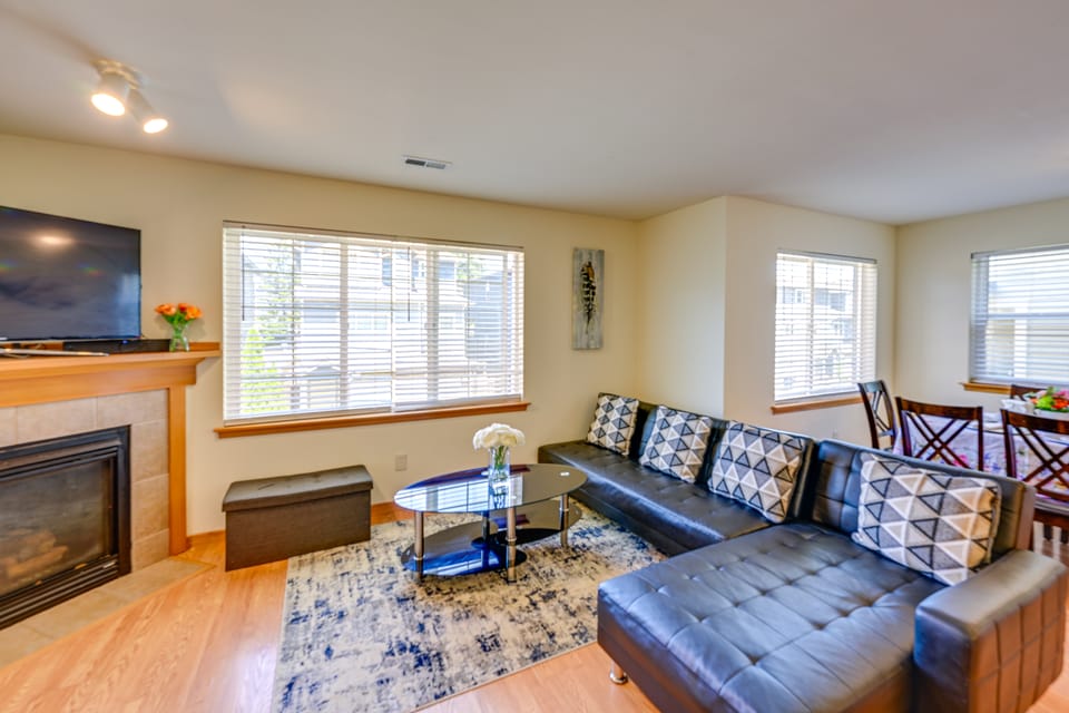 Great for Families! Spacious Retreat in Lynnwood House in Paine Lake Stickney