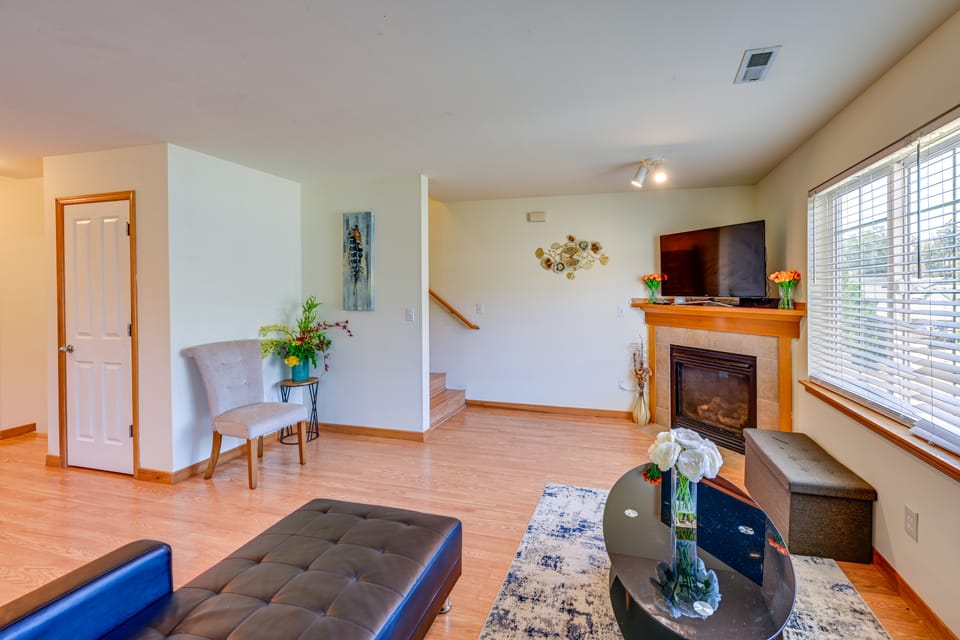 Great for Families! Spacious Retreat in Lynnwood House in Paine Lake Stickney