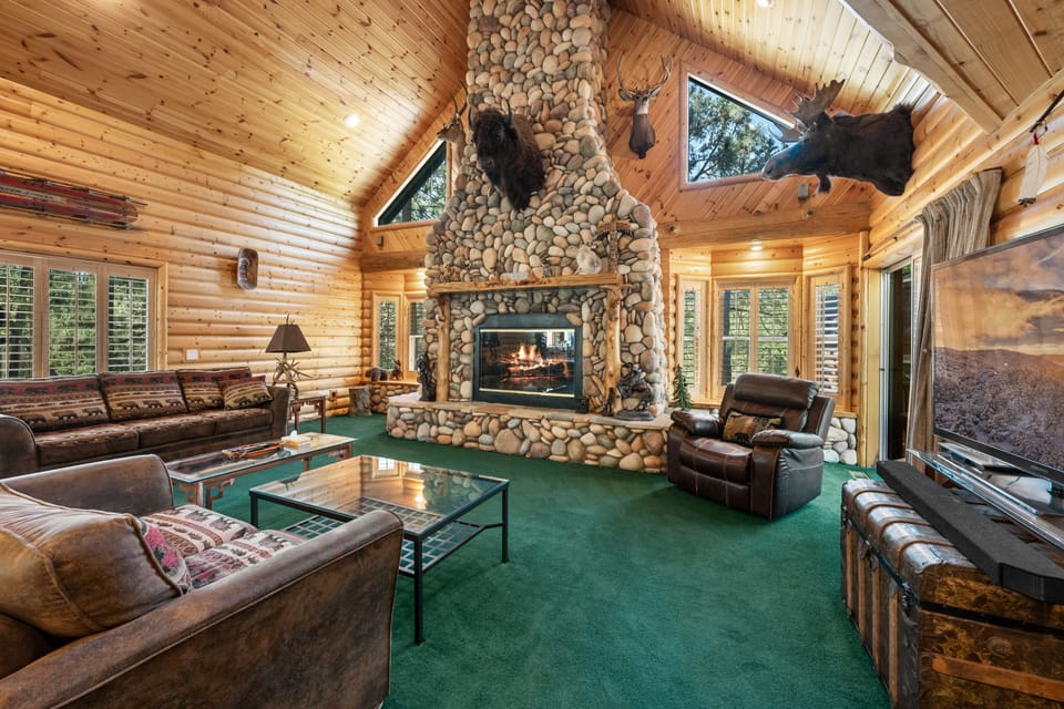All Seasons Lodge: Family Haven in Big Bear House in Big Bear