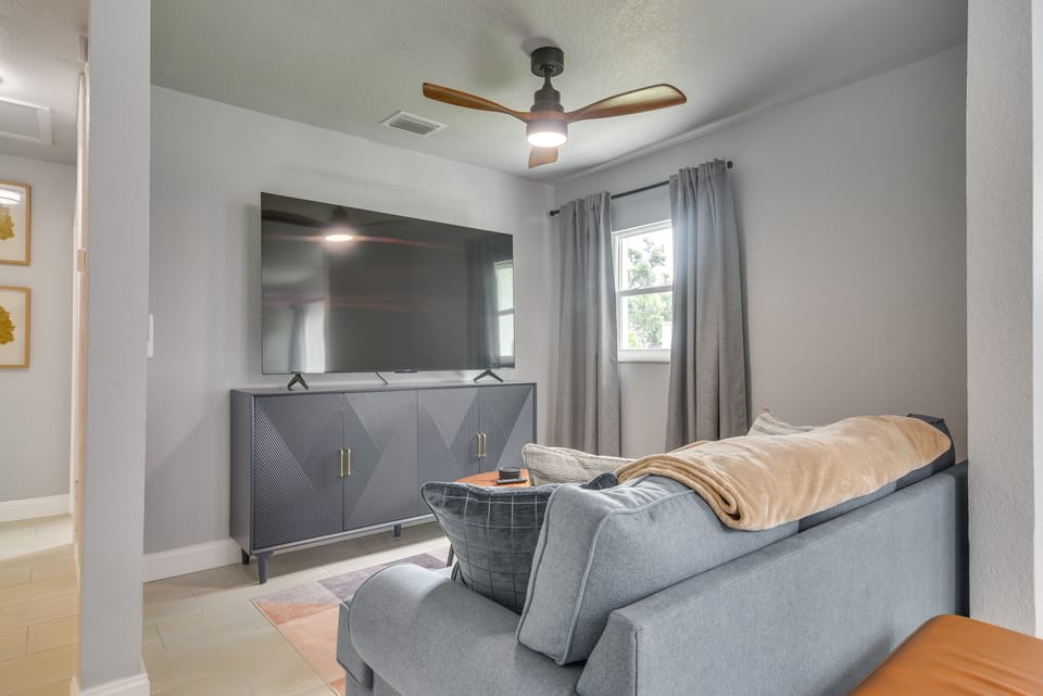 4 Mi to Beach! Dual-Unit Safety Harbor Retreat House in Safety Harbor