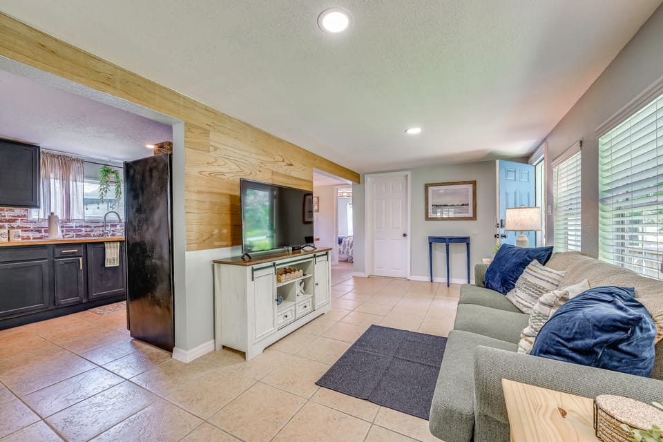 Weeki Wachee Springs Gem: Relax and Explore House in Florida