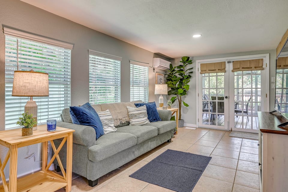 Weeki Wachee Springs Gem: Relax and Explore House in Florida