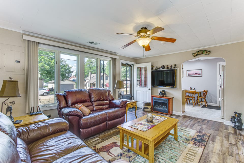 Shawano Lake Home: Beach Access, Partial Lake View Cottage in Wisconsin