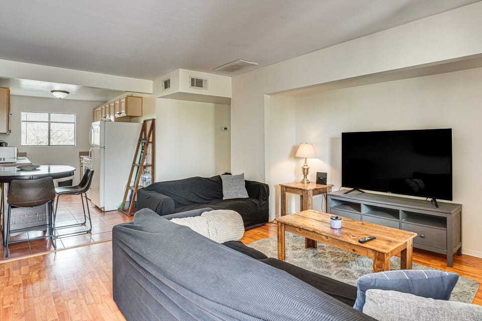 Work, Hike & Swim: Central Tucson Condo w/ Pool Apartment in Catalina Foothills