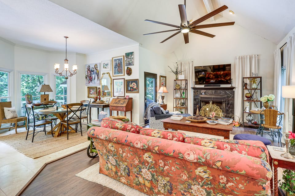 Mid-Term Stay Near Lake Oconee! Home w/ Gazebo House in Lake Oconee