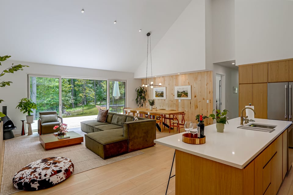 Catskills New Build w/ Private Hot Tub! House in Hudson Valley