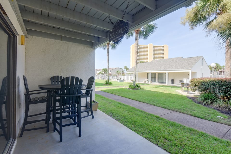 Walk to Shore! PCB Condo w/ Pool & Hot Tub Access Apartment in Panama City Beach