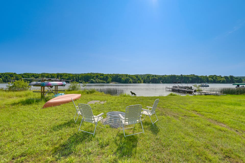 Boating, Bonfires & Lake Views! Michigan Getaway House in Michigan