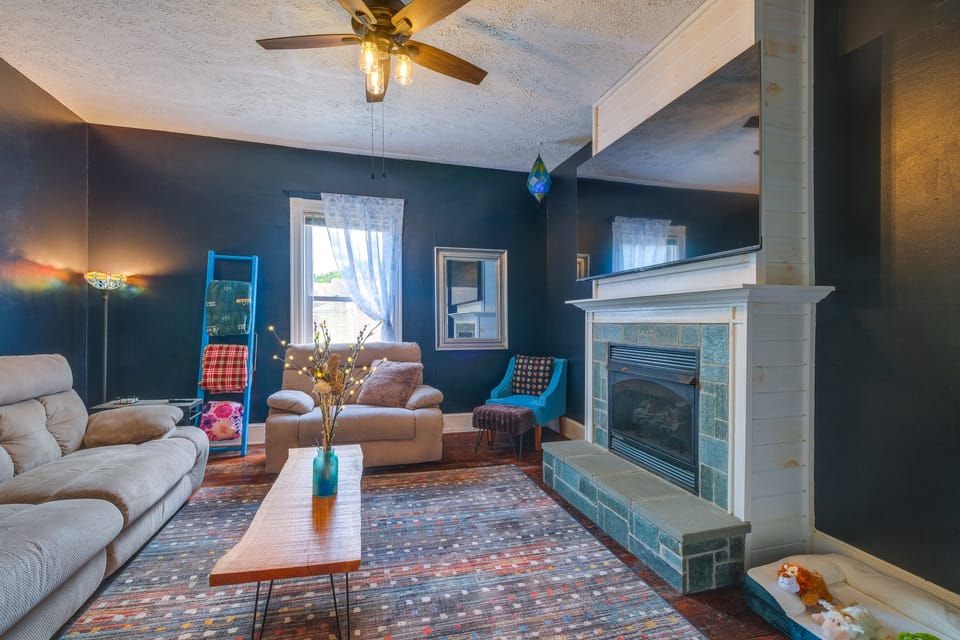 2 Lynchburg Units: Mansfield Manor & King's Suite! House in Lynchburg