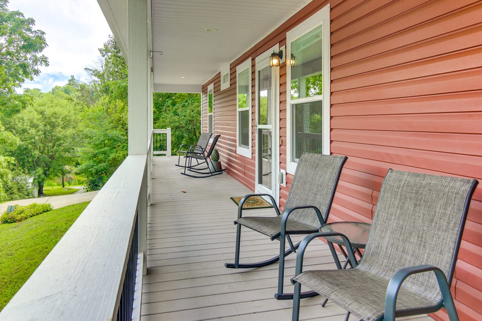 Walk to Waynesville Hot Spots! 'Woodland Cottage' House in Waynesville