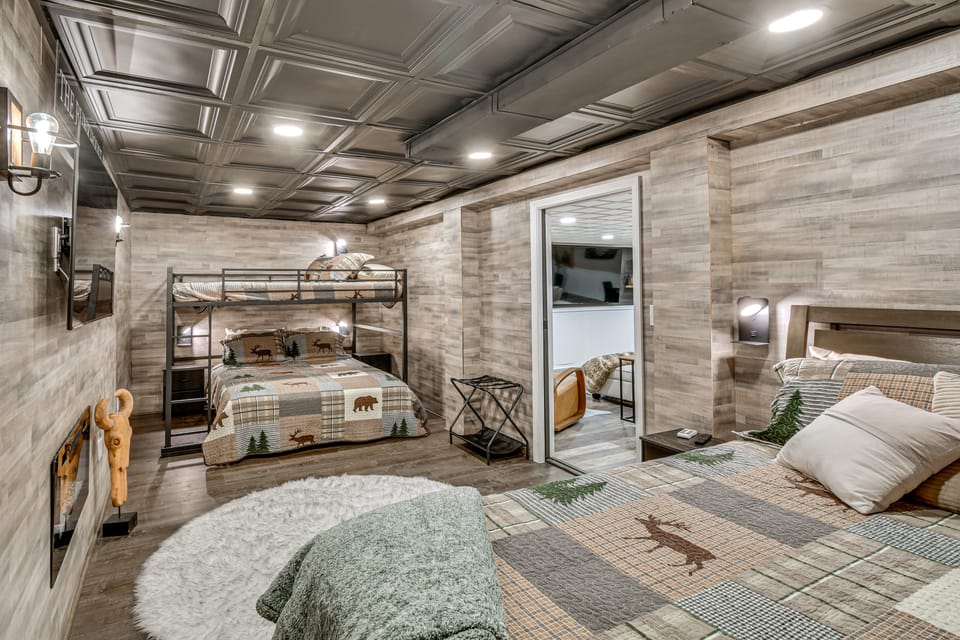 'The Blue Goose Chalet': Your Cozy Up North Escape House in Michigan