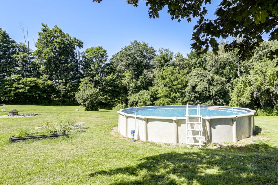 Perfect Family Retreat: Pool, Fire Pit House in Massachusetts