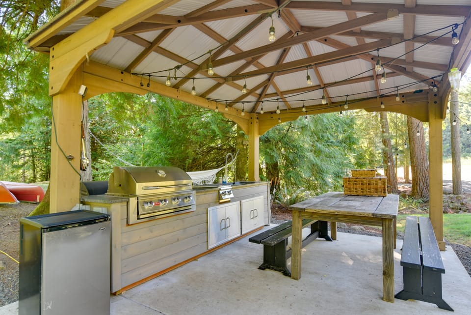 Stargaze and Swim at the Hideout - Luxury Glamping Apartment in Clackamas County