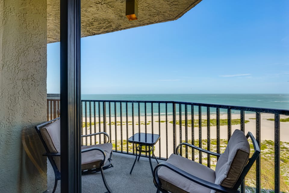 Majestic Gulf Views Condo w/ Balcony Apartment in Sand Key